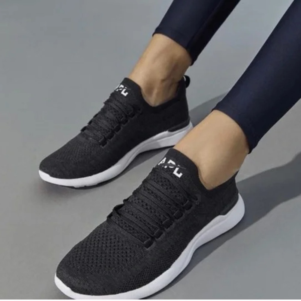 APL🔴TechLoom Breeze women’s size 5 like new